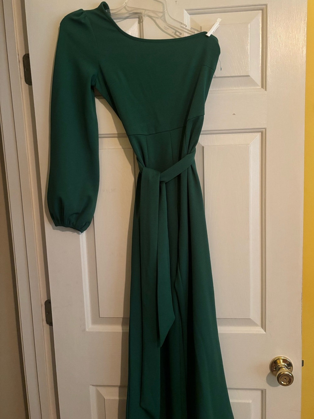 Elegant Emerald Green One-Sleeve Jumpsuit